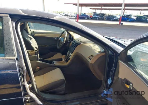 2011 Chevrolet Malibu Ls z USA, uszkodzony, nr VIN 1G1ZB5E12BF258089